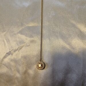 Elegant Gold Pendant Necklace